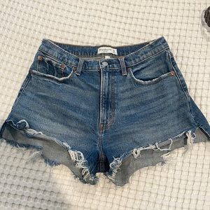 Abercrombie curve love mom shorts